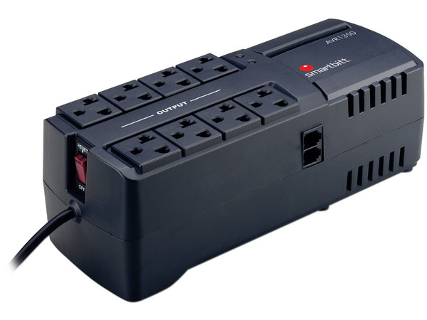 Regulador Smartbitt SBAVR1350 de 1350 VA / 675W con 8 contactos.